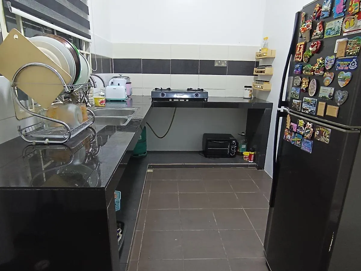 Afya Alya Guesthouse Melaka No Aircond Malacca